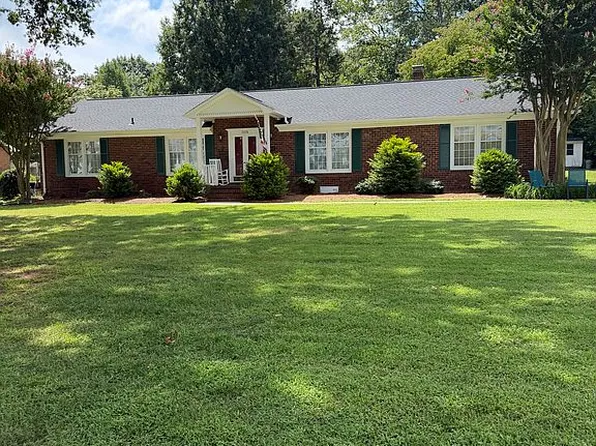 3176 Garden Rd, Burlington, NC 27215