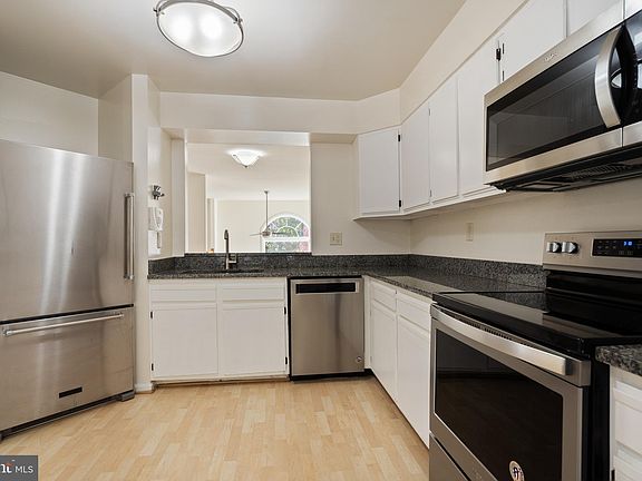 2nd image of 9667 Horsham Dr