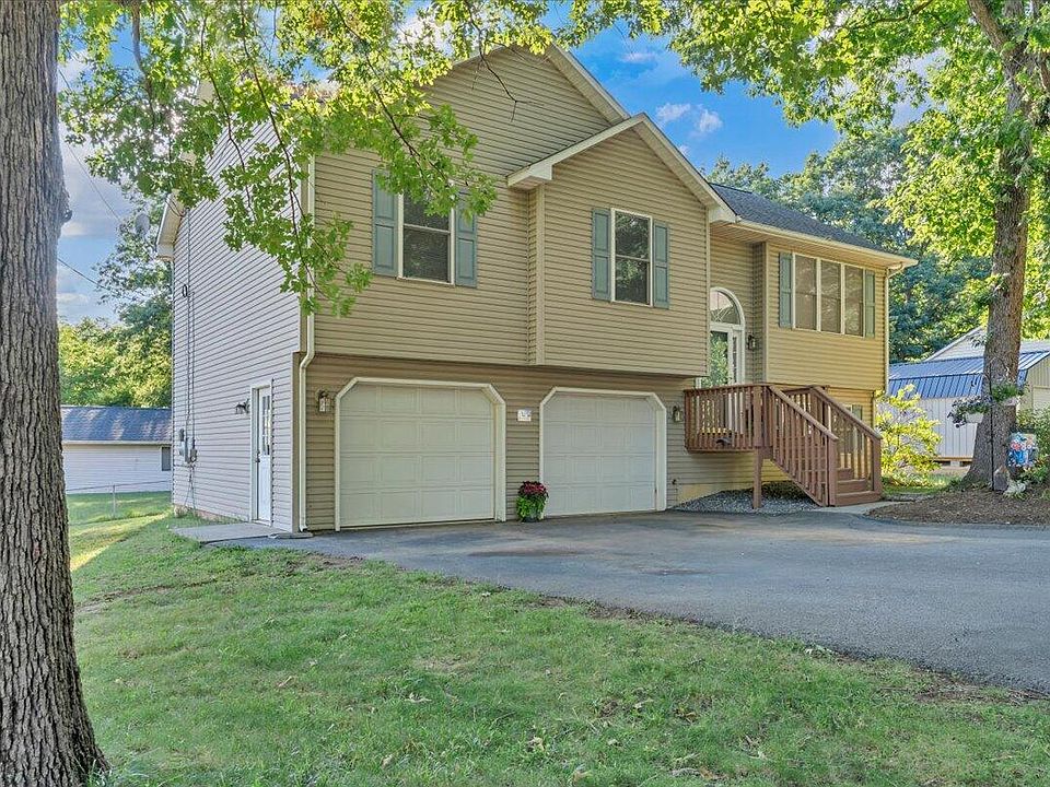 1st image of 551 Sexton Ave