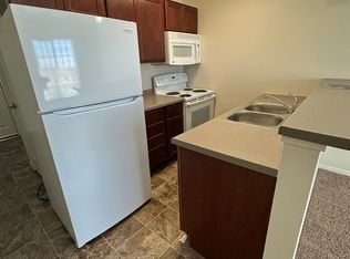 721 8th St SW #207, Dickinson, ND 58601