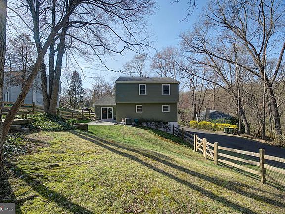 4th image of 1307 Park View Ln