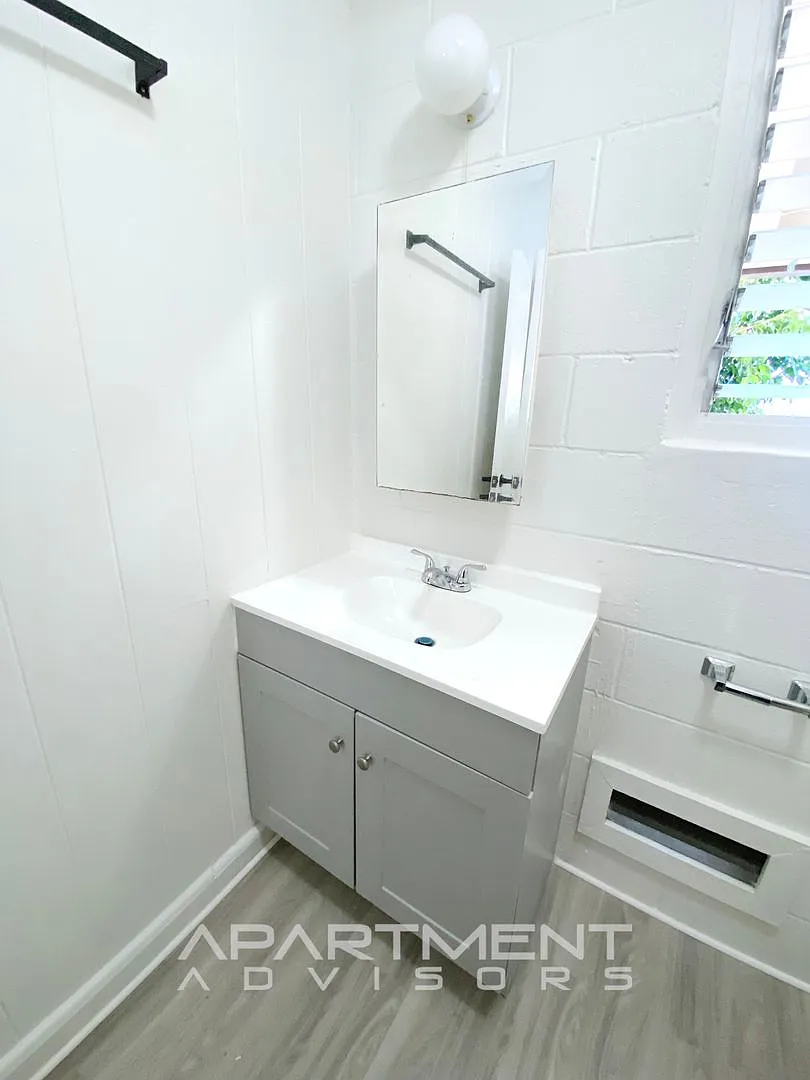 1313 Rycroft Street — Photo 4