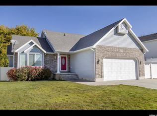 1198 W 1520 N, Clinton, UT 84015