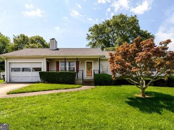 525 Watson Pl SE, Gainesville, GA 30501