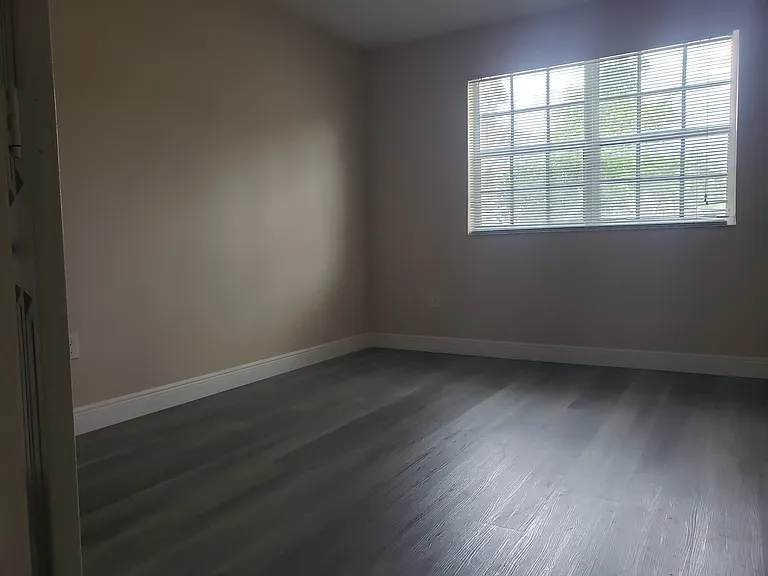231 SW 116th Ave #1 — Photo 12