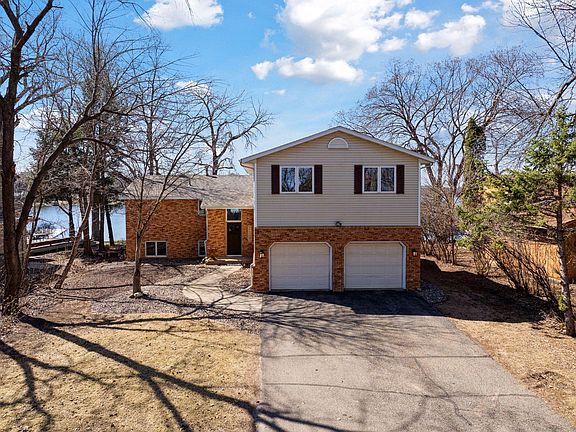 2nd image of 15620 Lac Lavon Dr