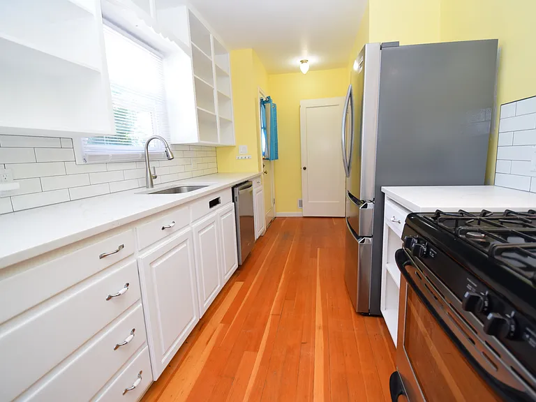 10744 SE 29th Ave — Photo 3