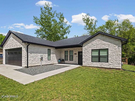 2nd image of 107 Sarah Dr