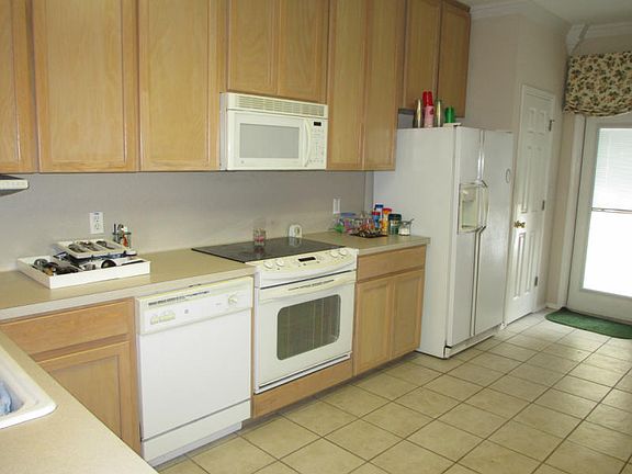 5th image of 6653 Downing St Unit 7