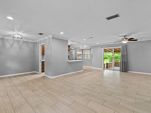 4th image of 314 Emerson Dr