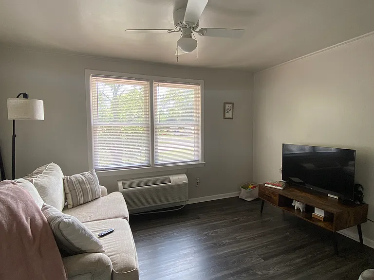 522 1/2 N 15th St #1A — Photo 4