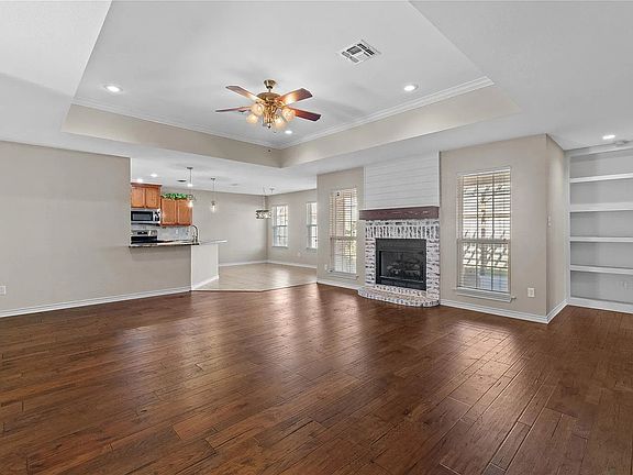 5th image of 407 Austin Acre