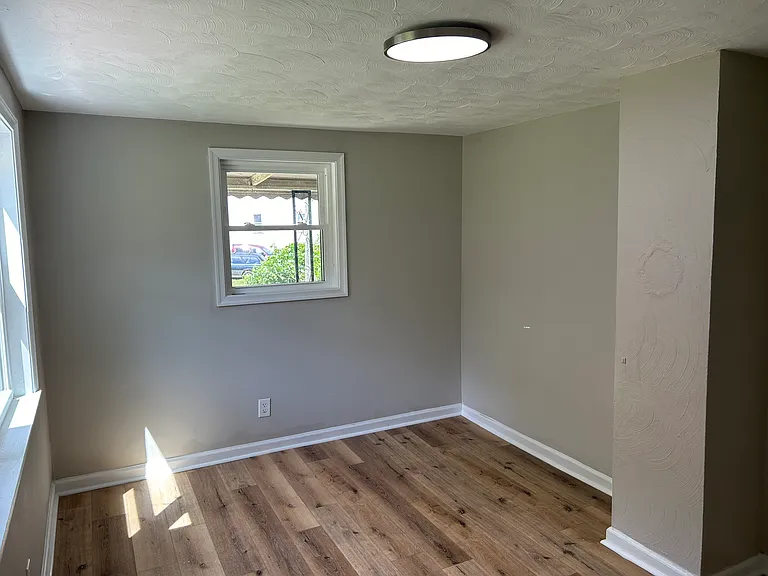 257 Sunset Dr — Photo 3