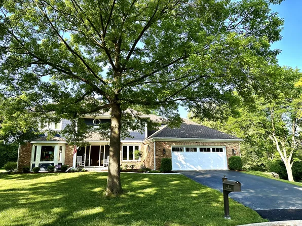 8 Morgan Ct, Burr Ridge, IL 60527