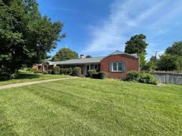 1305 W Court St, Harrison, AR 72601