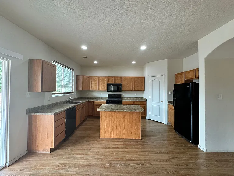 520 Rain Lily Rd SW — Photo 5
