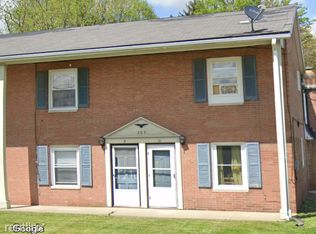 205 E Maple St APT 9, Hartville, OH