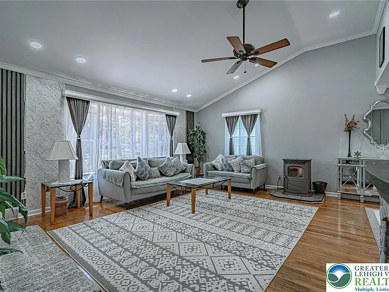 2627 Nottingham Rd — Photo 5