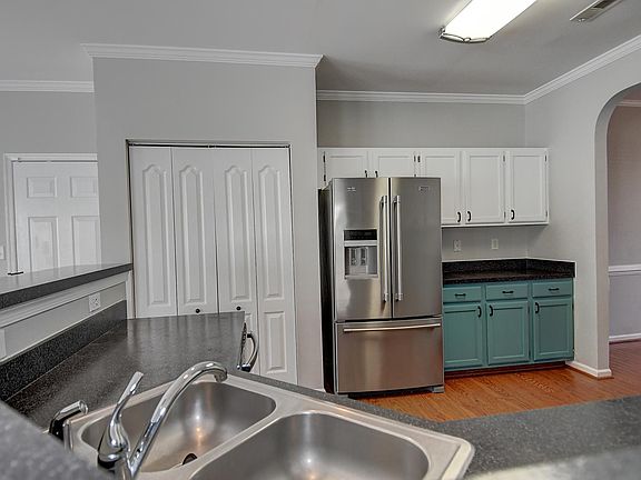 4th image of 3504 Fontwell Ct