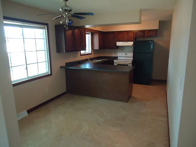 1st image of 1523 Viking Ave