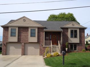 118 Gerard Dr, Pittsburgh, PA 15209