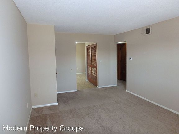 3rd image of 735 Demaret Dr #A