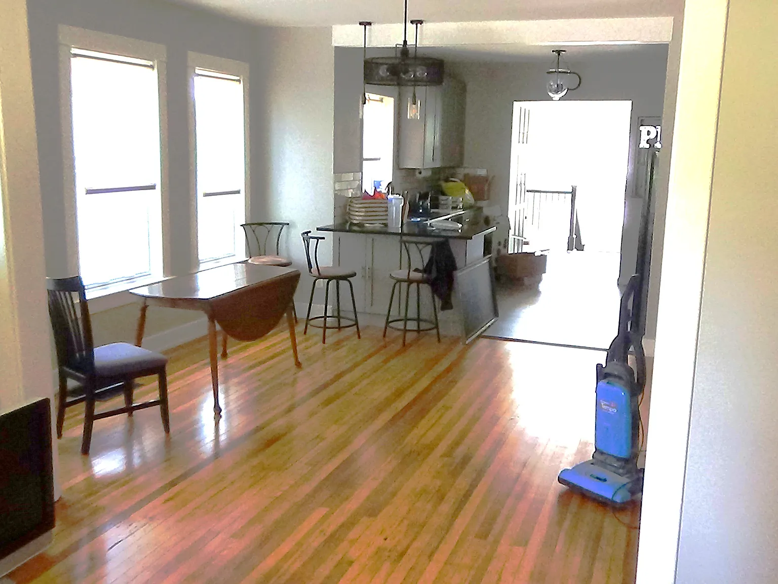 3 bed, 2100 sqft, $3,500 — Photo 4