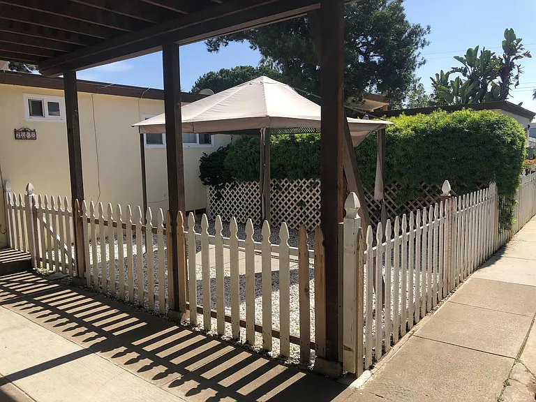 2068 Reed Ave — Photo 3