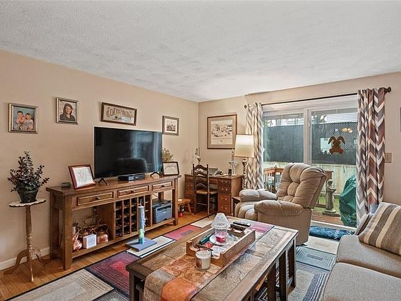 5th image of 41 Dale Ave APT G