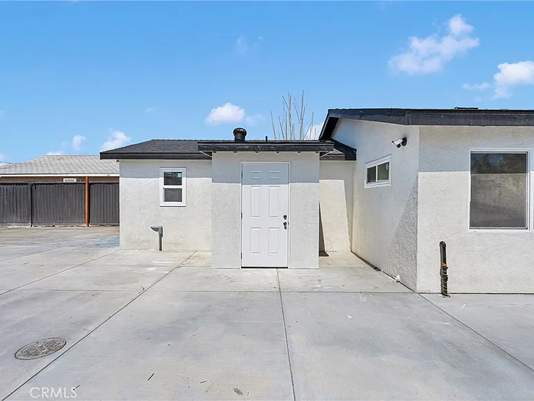 7359 Lynwood — Photo 1