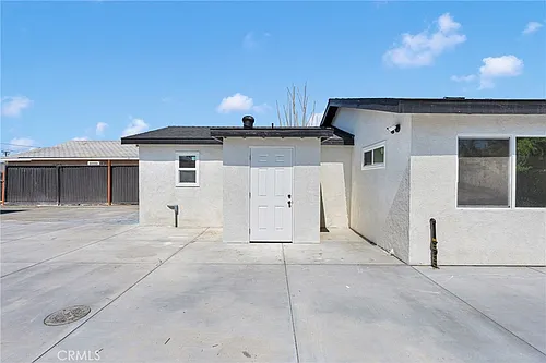 7359 Lynwood Photo 1