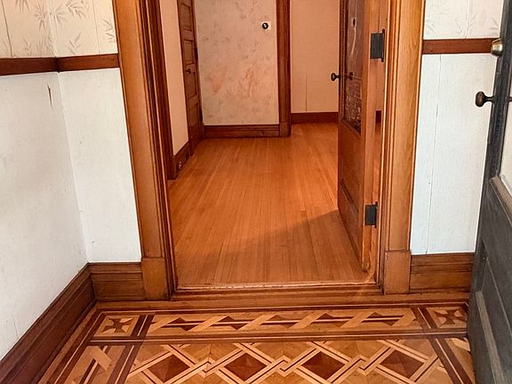 2nd image of 300 W Main St
