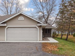 8335 Victoria Dr, Victoria, MN 55386