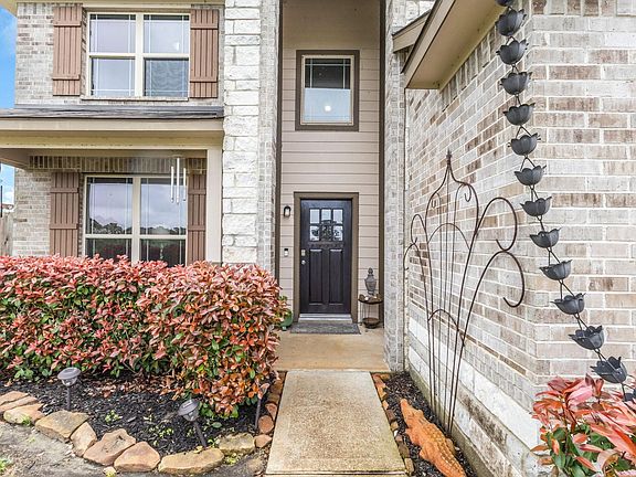 2nd image of 15230 Grace Cir