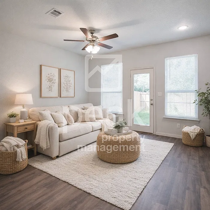 2 bed, 1.5 bath, 930 sqft, $1,600 — Photo 2