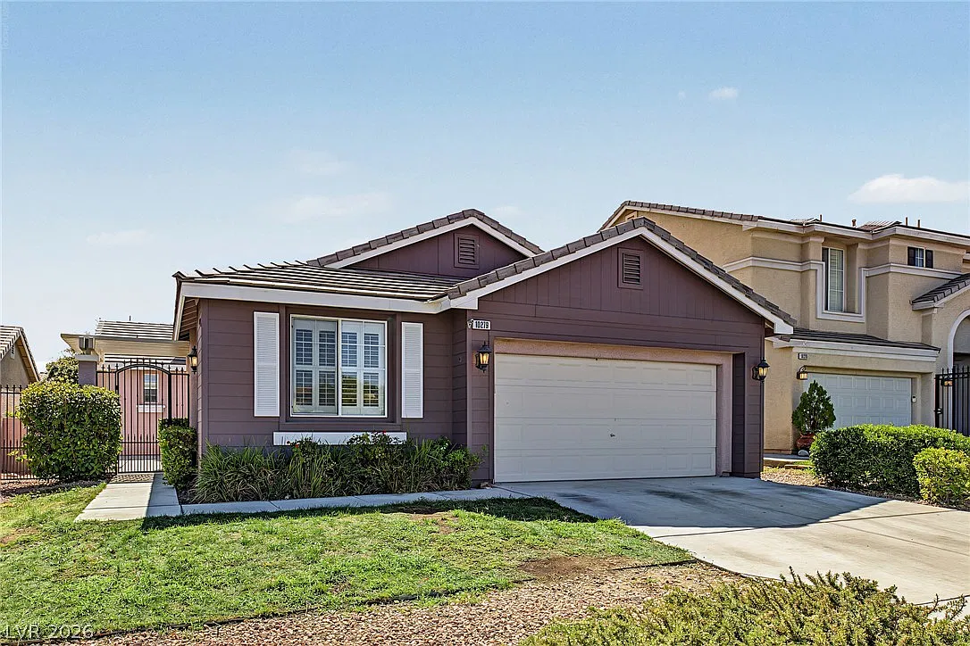3 bed, 2.0 bath, 1833 sqft, $2,450 — Photo 4