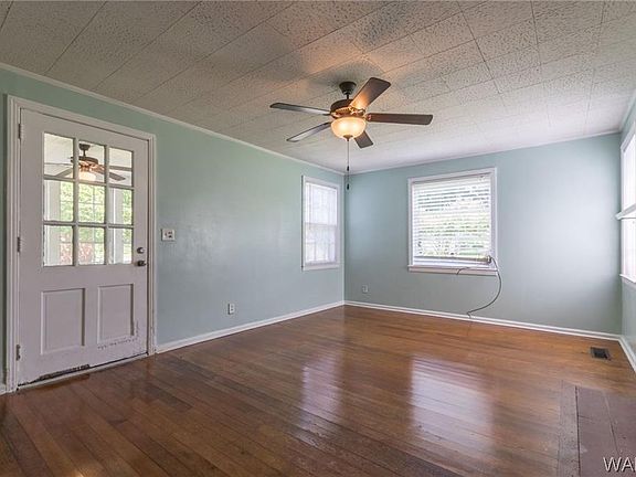 2nd image of 72 Circlewood