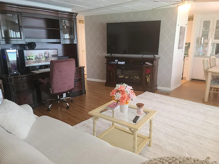 4482 King Theodore Dr — Photo 4