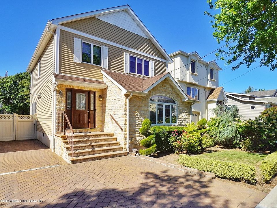 1st image of 62 Armstrong Ave