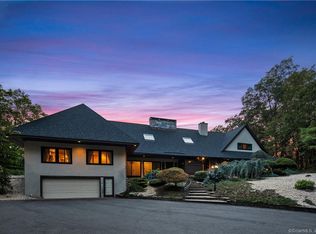 535 Deercliff Rd, Avon, CT 06001