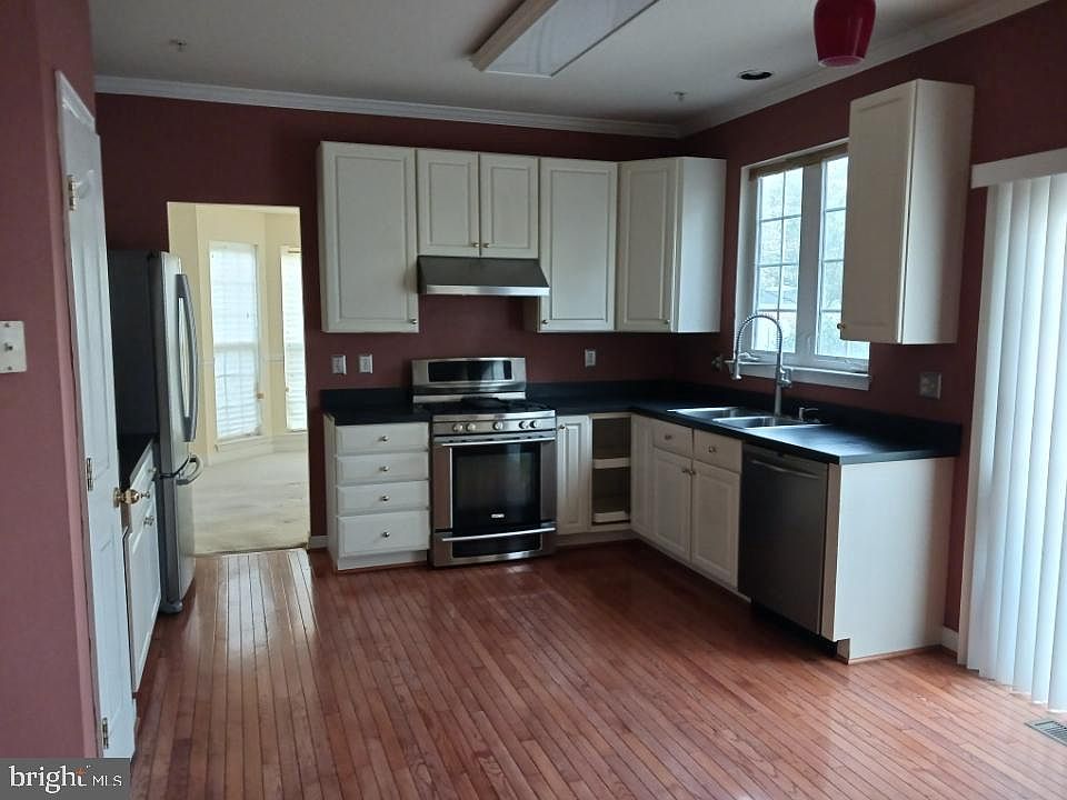 2nd image of 13100 Belle Meade Trce
