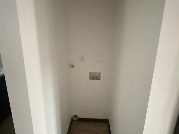 5th image of 527 Park Ave #A