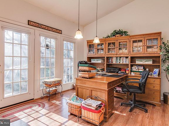 5th image of 1474 Lindsay Ln