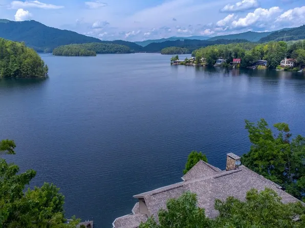 140 Thunder Is, Robbinsville, NC 28771