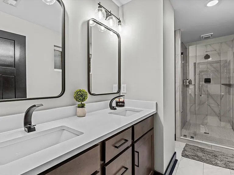 84 Green St — Photo 25