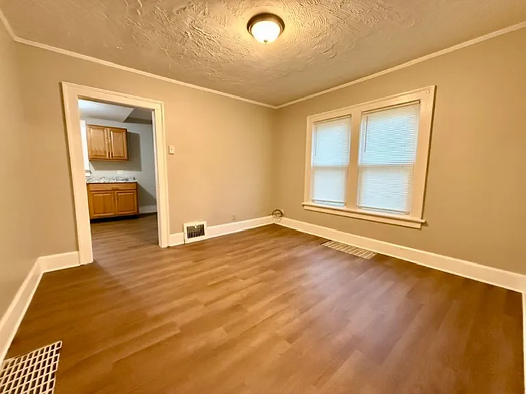 723 Wick Ave — Photo 3