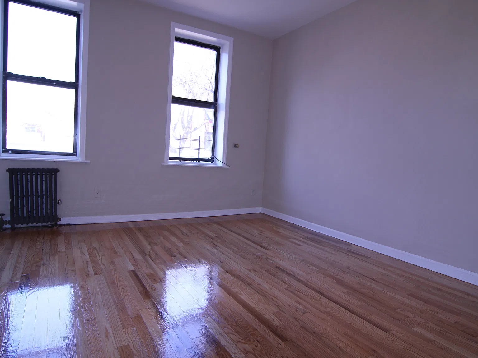 25-67 Steinway Street — Photo 2