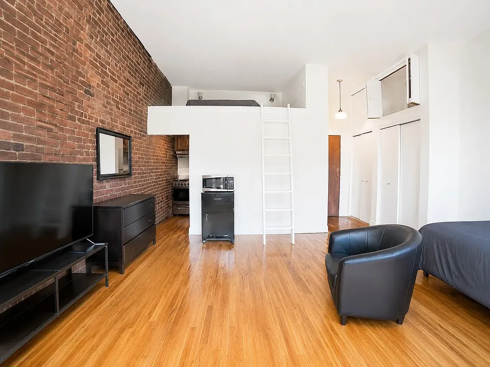55 W 84th St #5