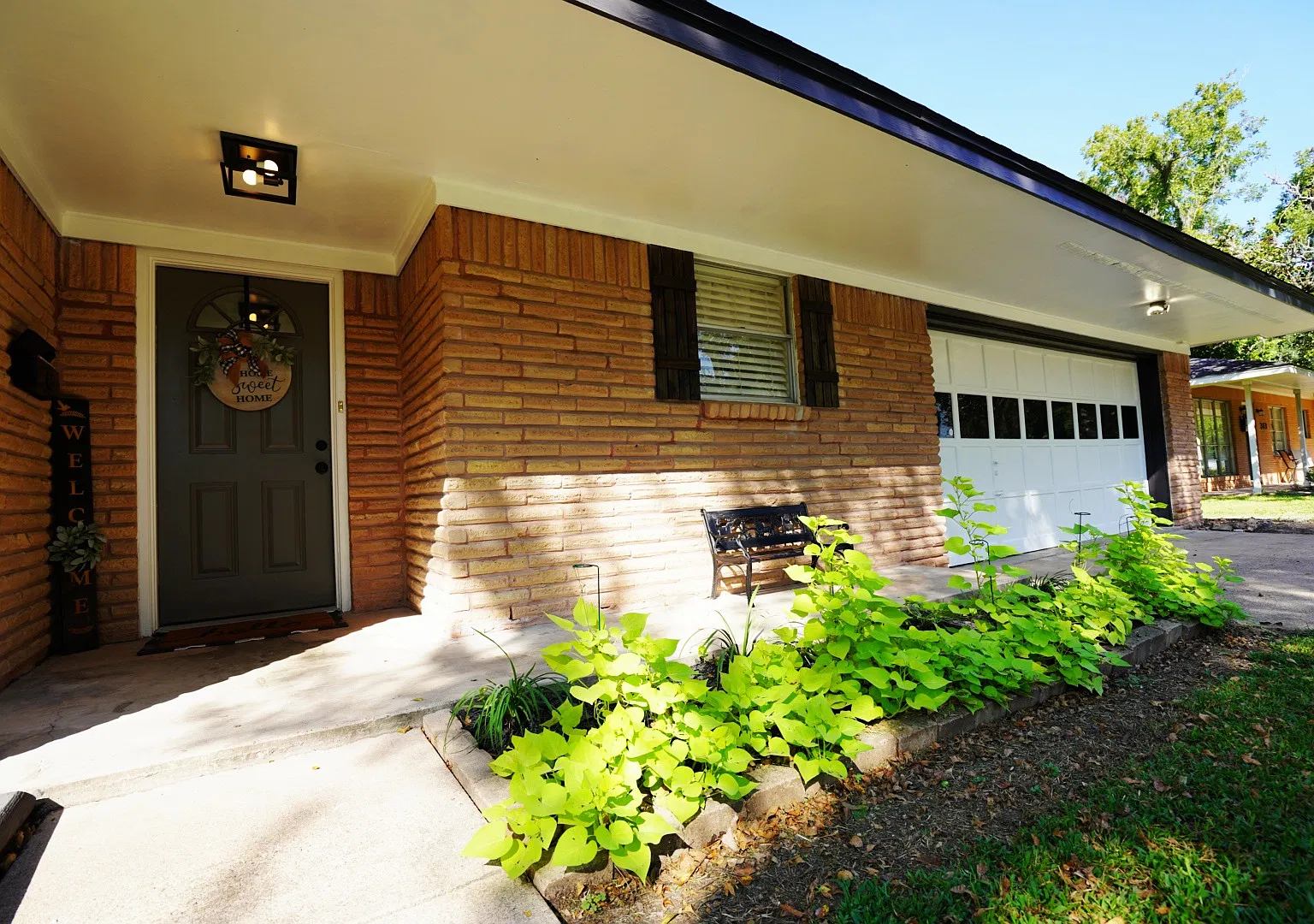 4 bed, 1556 sqft, $2,100 — Photo 4