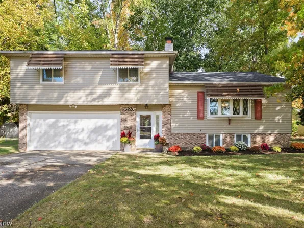 5523 Meadow Wood Blvd, Lyndhurst, OH 44124